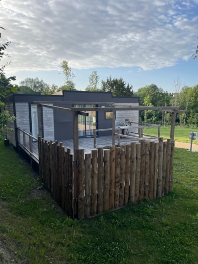 Cottage 2 bedrooms / 2 bathrooms with private spa (sleeps 4 + 1 bunk bed CHILD)