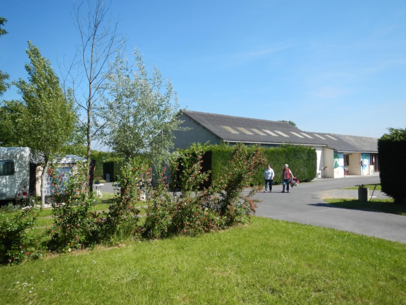 Emplacement de camping standard avec électricité pour 2 personnes