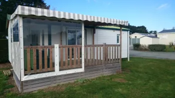 Mietunterkunft - Mobilheim Confort 2 Zimmer, 35 M² Mit Überdachter Und Geschlossener Terrasse - CAMPING DE L'AUZANCE