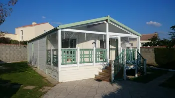 Mietunterkunft - Hütte Prestige 3 Zimmer 58M² Mit Überdachter Und Geschlossener Terrasse - CAMPING DE L'AUZANCE