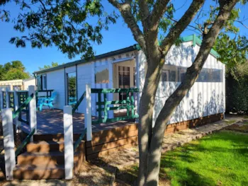 Mietunterkunft - Mobilheim 2 Zimmer, 40M² Mit Überdachter Und Geschlossener Terrasse - CAMPING DE L'AUZANCE