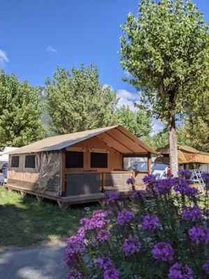 Locatif - Tente Lodge - CAMPING ILE AUX CYGNES