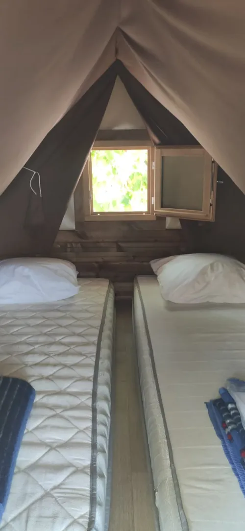 Mietunterkunft - Biwak-Zelt - image n°3 - CAMPING ILE AUX CYGNES