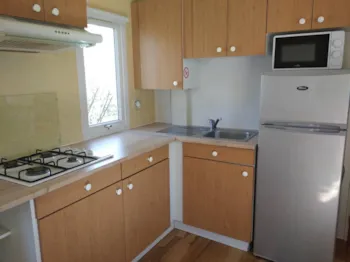 Mietunterkunft - Mobilheim Confort 2 Zimmer + Überdachte Terrasse - Camping L'Ambois