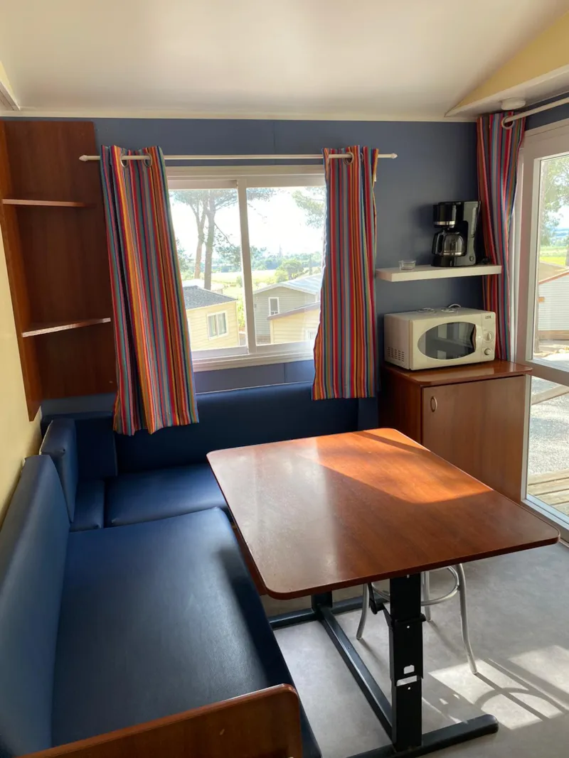 Mobil-Home 2 Chambres Basic + Tv