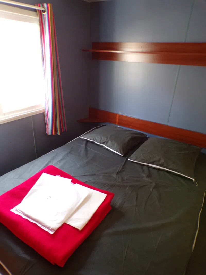 Mobil-Home 2 Chambres Basic + Tv