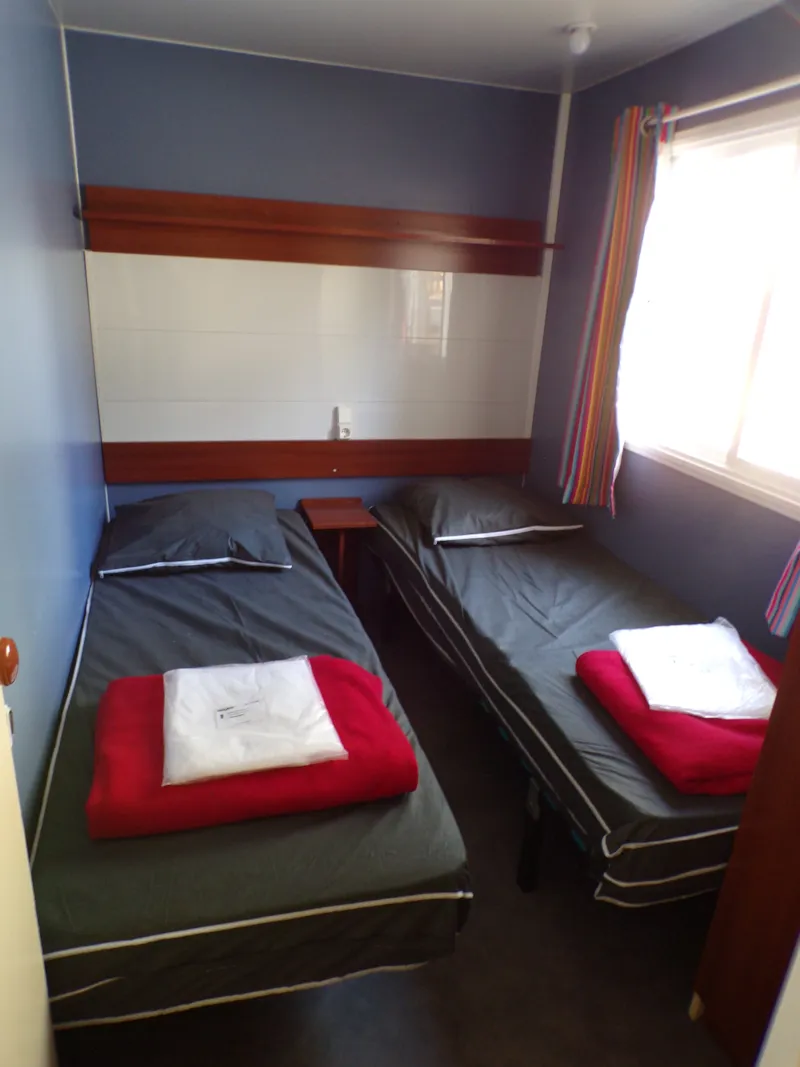 Mobil-Home 2 Chambres Basic + Tv