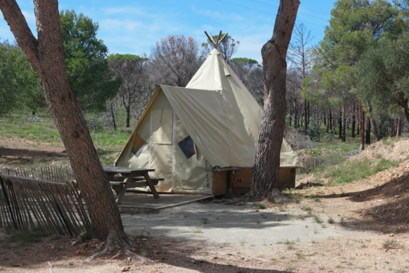 Tipi (tente aménagée) -