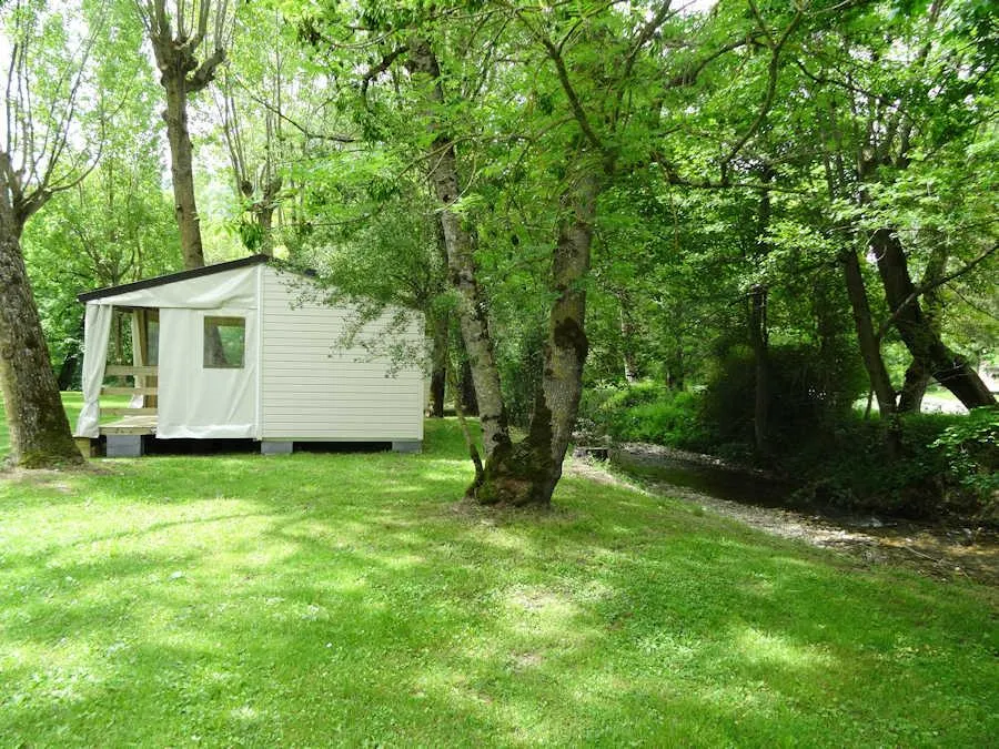 Huuraccommodatie(s) - Bungalowtent Tithome (Zonder Privé Sanitair) - Camping Le Clos des Peupliers