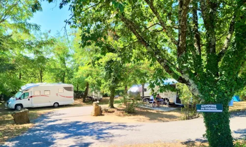 Kampeerplaats(en) - Kampeerplaats - image n°4 - Camping du Vignal