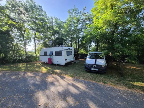 Kampeerplaats(en) - Kampeerplaats - image n°8 - Camping du Vignal