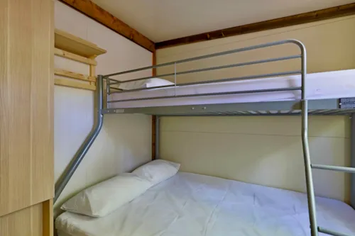 Location - Chalet Morea  25 M² - 2 Chambres - image n°6 - Camping du Vignal