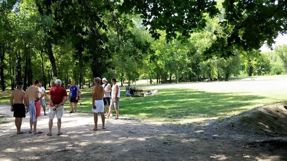 Aire naturelle de Camping La Ferme aux Cerisiers - image n°2 - RhoneAlpes