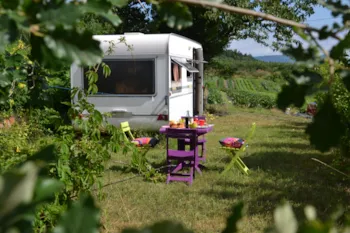 Huuraccommodatie(s) - Ingerichte Caravan Fornuis, En Elektriciteit. Locatie 7 Op 50 Meter Met Sanitaire Toiletten, Warme Douches , Gootstenen En Bad . Geen Directe Buren . Sheets Extra . - Aire naturelle de Camping La Ferme aux Cerisiers