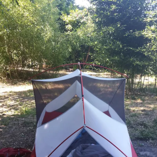 Emplacement - Emplacement Tente, Caravane, Camping-Car, Van Nature Belle Vue, Ombre, Avec Douches Chaudes - image n°9 - Aire naturelle de Camping La Ferme aux Cerisiers
