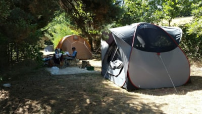 Pitches for tents, caravans, camper vans, vans in NATURE beautiful view, shade, with hot showers — 3