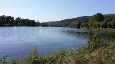 Aire naturelle de Camping La Ferme aux Cerisiers - RhoneAlpes