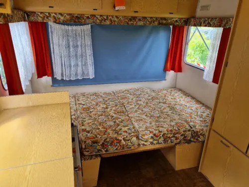 Mietunterkunft - Wohnwagen Mit Gaskocher Und Strom Ausgestattet. Stellplatz 4 Befindet Sich 50M Von Den Sanitäranlagen Entfernt - image n°3 - Aire naturelle de Camping La Ferme aux Cerisiers