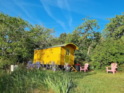 Roulotte 11m² equipped with independent parental bedroom + 2 chauffuses and kitchenette. — 4