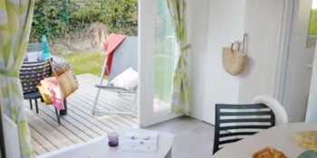 Mietunterkunft - Mobilheim Privilège Tv 3 Schlafzimmer + Überdachte Terrasse - Clico Chic - Camping Le Brandais
