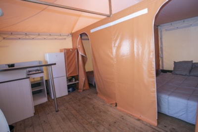 Cyrus furnished tent — 5