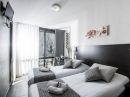 Chambre - Pension Complète Semaine | Chambre Confort 18M² - Domaine Lou Capitelle & Spa  - Vogüé, Ardèche méridionale