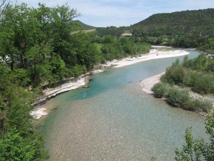 Emplacement Exclusif Pour Tente En Bord De Rivière Drôme