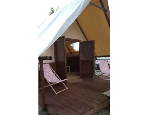 Mietunterkunft - Trapperhütte Mit Blick Auf Den Fluss Und Die Berge - image n°6 - Les Chamberts camping et lodges