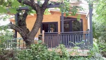 Accommodation - Comfortable Luxury Wooden Chalet - Air-Conditioned - Les Chamberts camping et lodges