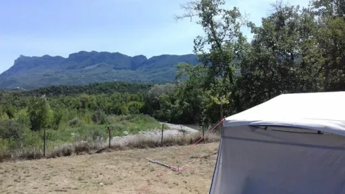 Pitch - Exclusive Pitch With River And Mountain View Caravan, Tent Or Campers - image n°6 - Les Chamberts camping et lodges