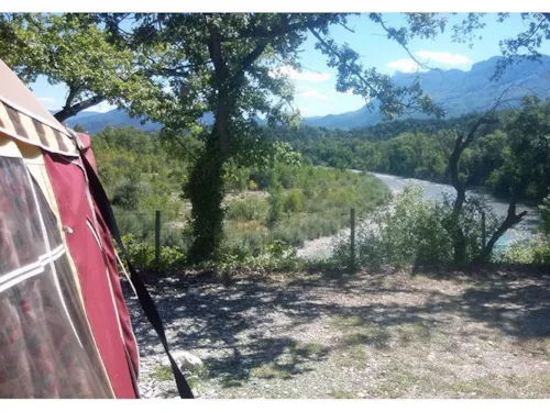 Pitch - Exclusive Pitch With River And Mountain View Caravan, Tent Or Campers - image n°4 - Les Chamberts camping et lodges