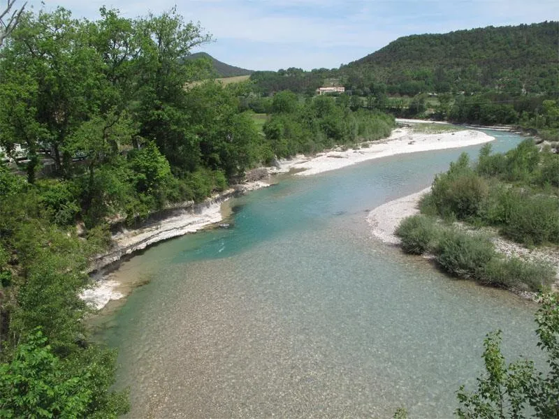 Emplacement Exclusif Avec Vue Sur La Rivière Et Montagnes Caravane, Tente Ou Camping Car