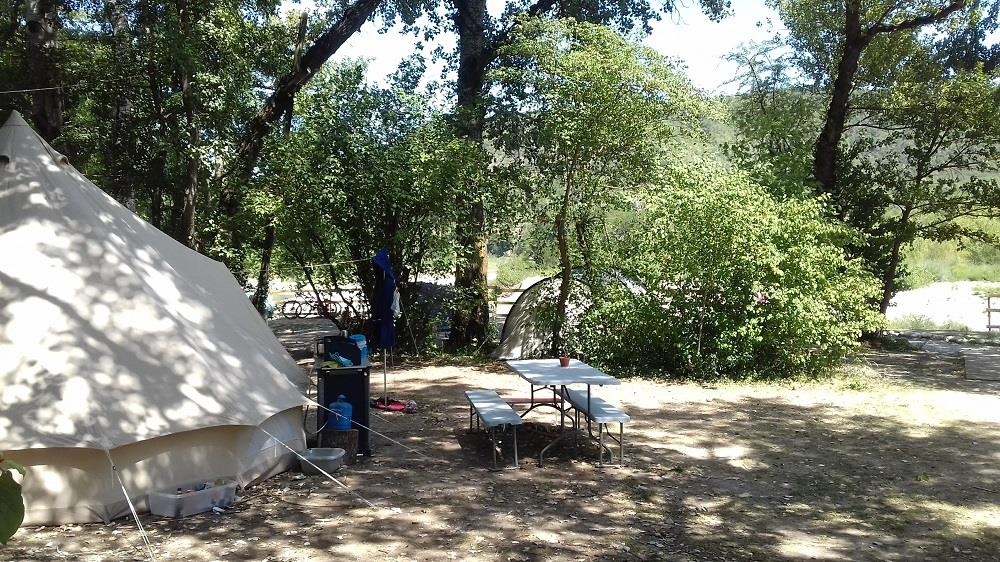 Kampeerplaats - Kampeerplaats Caravan, Tent Or Camper Natuur - Camping les Chamberts