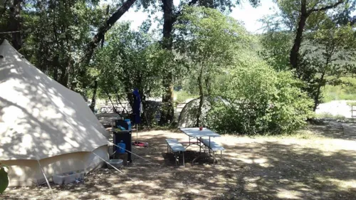 Pitch - Nature Pitch For Caravans, Tents, Or Motorhomes - image n°1 - Les Chamberts camping et lodges