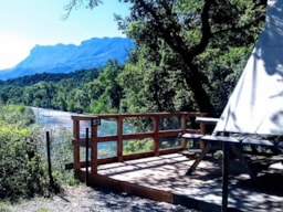 Location - Cabane Trappeur Surplombant La Rivière Avec Vue Sur Les Montagnes - Les Chamberts camping et lodges