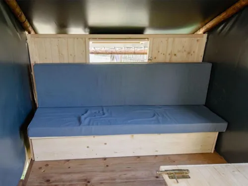 Huuraccommodatie(s) - Canvas En Houten Hut Gezellige Natuur - image n°4 - Les Chamberts camping et lodges