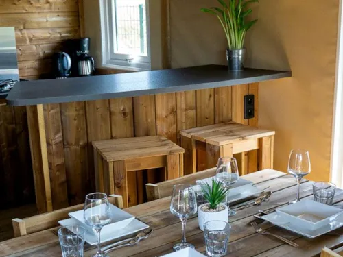 Huuraccommodatie(s) - Luxe Natuurlodge Met Uitzicht Op De Rivier Met Panoramisch Uitzicht - Luchtverfrissend - image n°8 - Les Chamberts camping et lodges