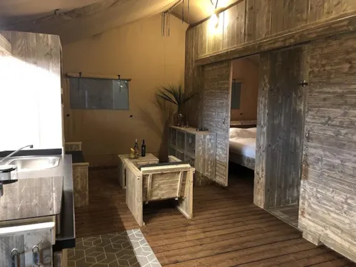 Huuraccommodatie(s) - Luxe Lodge Natuur Tent Met Uitzicht Op De Rivier - image n°5 - Les Chamberts camping et lodges