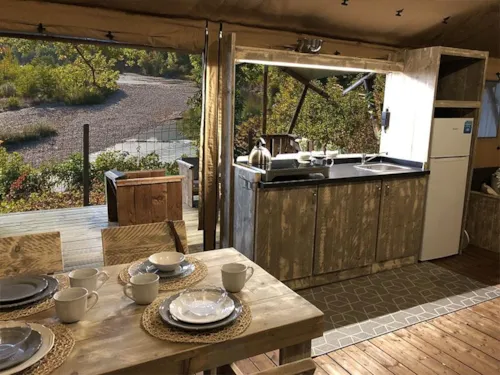 Huuraccommodatie(s) - Luxe Lodge Natuur Tent Met Uitzicht Op De Rivier - image n°10 - Les Chamberts camping et lodges