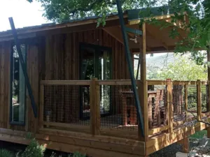 Locatif - Luxury nature lodge overlooking the river with panoramic views - Air-conditioned - Les Chamberts camping et lodges