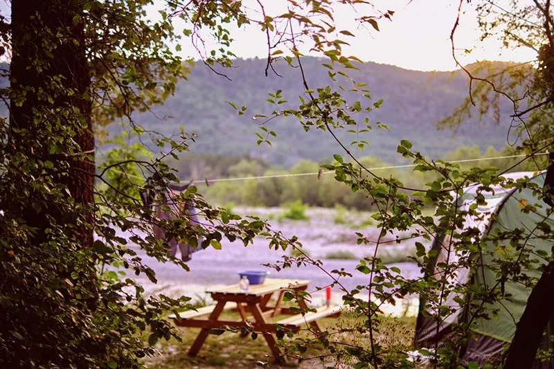 Emplacement Exclusif Pour Tente En Bord De Rivière Drôme