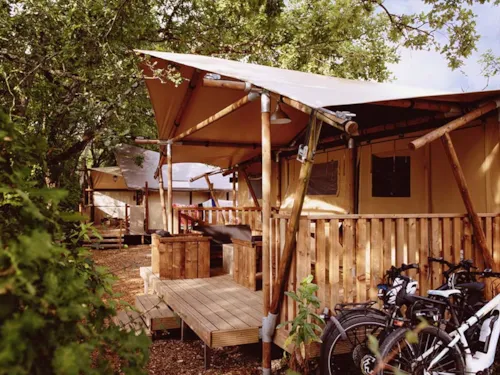 Huuraccommodatie(s) - Luxe Lodge Natuur Tent Met Uitzicht Op De Rivier - image n°2 - Les Chamberts camping et lodges