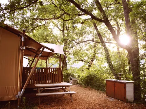 Huuraccommodatie(s) - Luxe Lodge Natuur Tent Met Uitzicht Op De Rivier - image n°3 - Les Chamberts camping et lodges