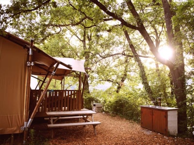 Luxury lodge nature tent with river view