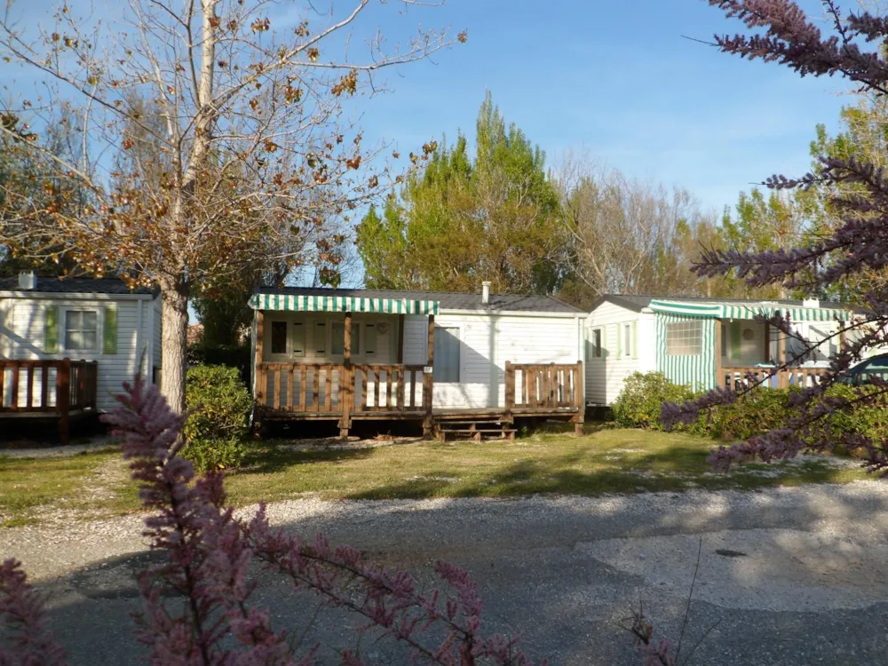 Mietunterkunft - Mobilheim Alizée 32M2 3 Zimmer + Klimaangle - Camping Rives des Corbières