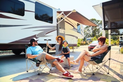 Pitch with electricity included + car + tent/caravan or motorhome