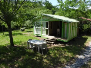 Locatif - Chalet 24,5 m²- 2 chambres - Camping le Chaudebry