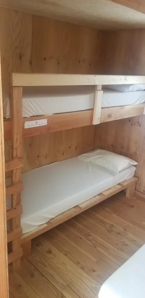 Accommodation - Wooden Cabin - 2 Bedrooms 25M² - image n°3 - Les Cabanes de Cornillon