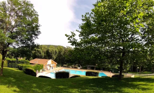 Emplacement - Emplacement Camping Tente Ou Camping Car / Caravane - image n°1 - Camping Pierrageais