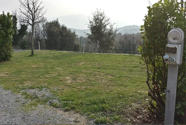 Emplacement : Voiture + Tente/Caravane Ou Camping-Car